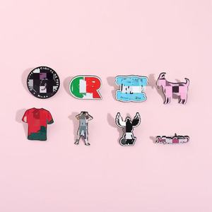 En gros, badges émaillés sportifs en métal, badges émaillés légende du football, badges émaillés joueur de football pour maillot, cadeaux souvenirs pour les fans - Product Image 1