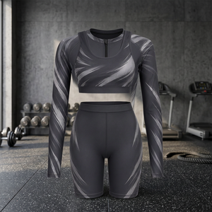 Ensemble Rash Guard de Compression Charbon pour Femme – Haut d'Entraînement à Manches Longues Personnalisé, Soutien-Gorge et Short à Séchage Rapide – Tenue de Sport Active - Product Image 3