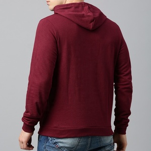 Sudadera con capucha Colorblocked Maroon y White con dos bolsillos Manga larga Dobladillo recto 100% Algodón Temporada de invierno - Product Image 5