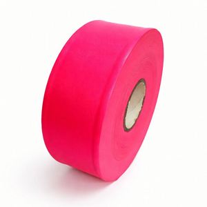 Ruban de signalisation arctique personnalisé imprimé rose néon fluorescent 150' x 1-3/16" x 5 mil pour la topographie extérieure et l'exploitation minière - Product Image 4
