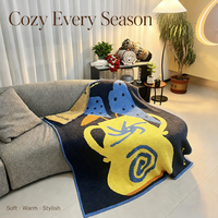 Selimut Lempar Motif Teko Seni Abstrak Biru Dongker Setengah Beludru 170x130cm Ultra Lembut Semua Musim Bergaya untuk Sofa Rumah OEM Grosir