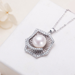 Colgante de Perlas de Agua Dulce de Zhuji, Estilo Étnico, Color Blanco Dorado, Joyería Famosa en Internet, Suministrada por el Vendedor - Product Image 2