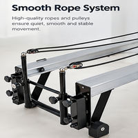 Appareil de Pilates Reformer Commercial pour Entraînement Physique avec Système de Cordes Fluides et Barre de Pieds Réglable pour Studio