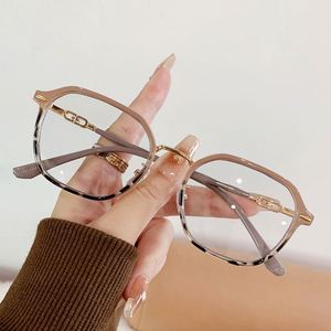 Gafas de Computadora con Lentes Fotocromáticas que Cambian de Color, Anti Luz Azul, Montura Cuadrada de Aleación, Moda 2025 para Mujer - Product Image 6