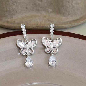 أقراط نسائية متدلية بتصميم فراشة مع شراشيب، تصميم جديد أنيق وجذاب، إكسسوار مجوهرات عالي الجودة للاستخدام اليومي - Product Image 1