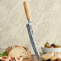 Couteau à pain dentelé en acier Damas à 9 couches personnalisé, acier Damas de haute qualité, manche en bois d'olivier, couteaux de cuisine professionnels