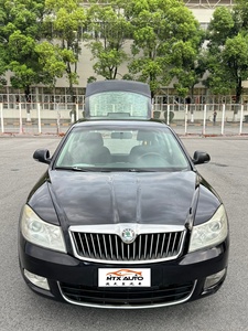 Skoda Octavia 1.6L automatique essence d'occasion <span class=keywords><strong>2013</strong></span>, qualité allemande, espace spacieux, faible consommation de carburant, faible taux de défaillance, conduite à gauche - Product Image 3