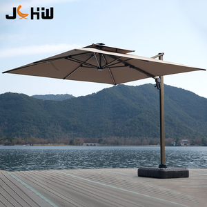 Sombrilla de Patio con Luz LED Solar de Diseño Nuevo, Parasol Romano con Bases para Jardín y Playa - Product Image 1