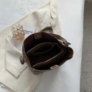 Sac à main de luxe pour femme, tendance 2026, sac seau tendance de créateur - Product Image 6