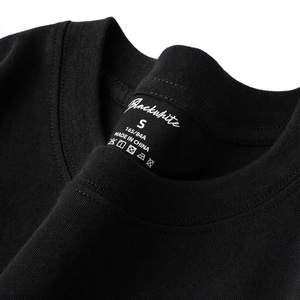 Camiseta Unisex Negra y Blanca 100% Algodón Talla S 165/84A Hecha en China Transpirable Diseño Simple Estampada Informal - Product Image 1