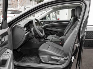 Volkswagen 2024 2.0T Benzina Berlina Automatica LHD 5 Posti Trazione Anteriore Usata con Telecamera Posteriore e Sedili in Pelle - Product Image 4