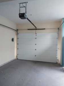 Portes de <span class=keywords><strong>garage</strong></span> sectionnelles contemporaines en acier Automatisation moderne et surface finie pour villa Portes de <span class=keywords><strong>garage</strong></span> modernes isolées - Product Image 4