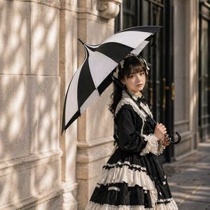 Parapluie pagode spirale noir et blanc personnalisé avec logo OEM, 16 baleines, poignée en cuir PU, accessoire photo style Gothic Lolita - Product Image 1