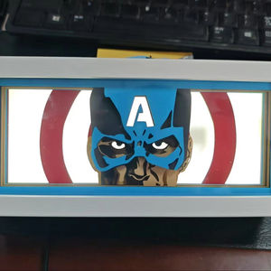 ฟิกเกอร์แอ็กชันกลอนแมงมุมในตำนานกล่องไฟ LED ไม้สำหรับนักเรียนของขวัญจบการศึกษา - Product Image 3