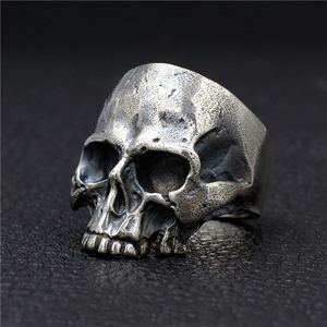 Bague tête <span class=keywords><strong>de</strong></span> <span class=keywords><strong>mort</strong></span> pour <span class=keywords><strong>homme</strong></span> en argent sterling 925 ajustable et plaqué rhodium - Product Image 4