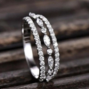 Elegante Anello a Fascia Traforata, Stile Coreano Minimalista, Gioielli da Donna alla Moda, per Uso Quotidiano, Regalo Chic - Product Image 1