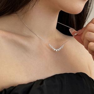 Collar Dylam Elegante y Delicado de Plata de Ley Maciza con Baño de Rodio y Oro de 18K, Cadena de Eslabones con Colgante en Forma de Barra de Circonita Cúbica 5A - Product Image 3