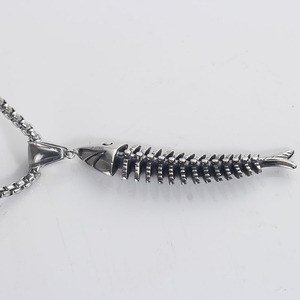Collar de acero inoxidable con esqueleto de espina de pescado, colgante del zodiaco animal de 50MM para hombres y mujeres, joyería de moda - Product Image 3