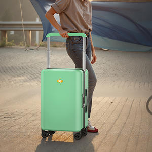 Maleta <span class=keywords><strong>de</strong></span> <span class=keywords><strong>Mano</strong></span> Moderna <span class=keywords><strong>de</strong></span> 20 Pulgadas, Aprobada por Aerolíneas, Carcasa Rígida <span class=keywords><strong>de</strong></span> PC, con Candado TSA, Ruedas Giratorias 360° y Diseño Ligero - Product Image 4