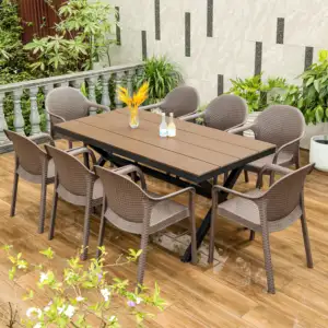 HUAHONG 4 + 1 amostra barata promoção de fábrica PVC cadeira de vime em forma de cruz conjunto de móveis de jantar de jardim à prova d'água para ambientes internos e externos