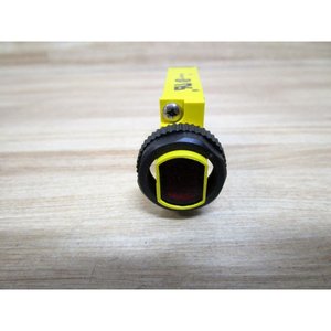 Capteur Banner Mini-Beam SM2A31RQD à sortie Push-Pull pour la détection d'objets électriques dans l'équipement industriel - Product Image 3