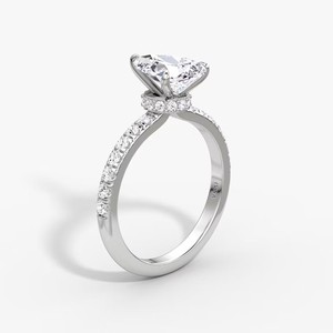 Anillo de Diamantes Clásico de Oro Blanco de 18K con Halo Velado, Certificado IGI, para Compromiso o Boda - Product Image 4