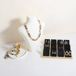 Expositor de Collares y Colgantes de 18/23/28cm, Organizador de Joyas, Soporte de Exhibición, Busto de Maniquí para Joyería, Exhibición de Collares y Colgantes para Escaparates - Product Image 3