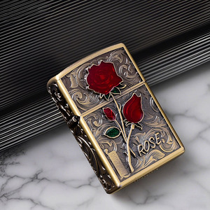 Briquet à kérosène coupe-vent en métal, gravure rose cinq faces, style vintage, rechargeable, pour homme, cadeau, logo personnalisé, vente en gros - Product Image 2