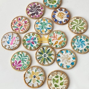 Ensemble de sous-verres décoratifs haut de gamme en coquillages naturels, tressés à la main en rotin, protège-table pour thé et café, prix de gros - Product Image 5