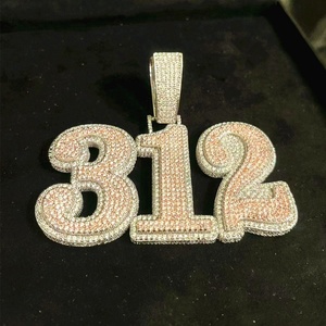 Collar con Colgante Personalizable de Letras y Números Grandes, Chapado en Plata con Incrustaciones de Circonia Estilo Punk, Diseño de Aleación Extra Grande - Product Image 2