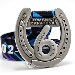 Medaglia Sportiva Personalizzata Utenos Arenos Maratonas per <span class=keywords><strong>il</strong></span> <span class=keywords><strong>6</strong></span>° Anniversario, Premio Maratona in Lega di Zinco Anticata per Eventi Sportivi - Product Image 1
