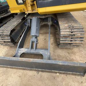 Excavadora Komatsu 70 Usada 2023 con Motor Cummins, Bomba de Alta Eficiencia y Componentes Originales - Product Image 5