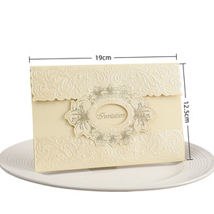 Fabricante de invitaciones de boda de alta gama estilo europeo, tarjetas de invitación bicolor con corte láser y grabado en oro. - Product Image 2