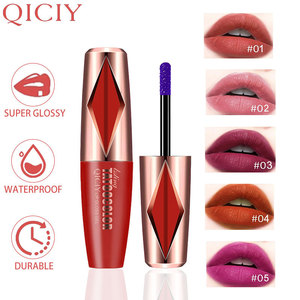 Vente en gros de gloss à lèvres scintillant imperméable longue durée en 5 couleurs, hydratant naturel, non-collant, effet repulpant pour les lèvres - Product Image 1