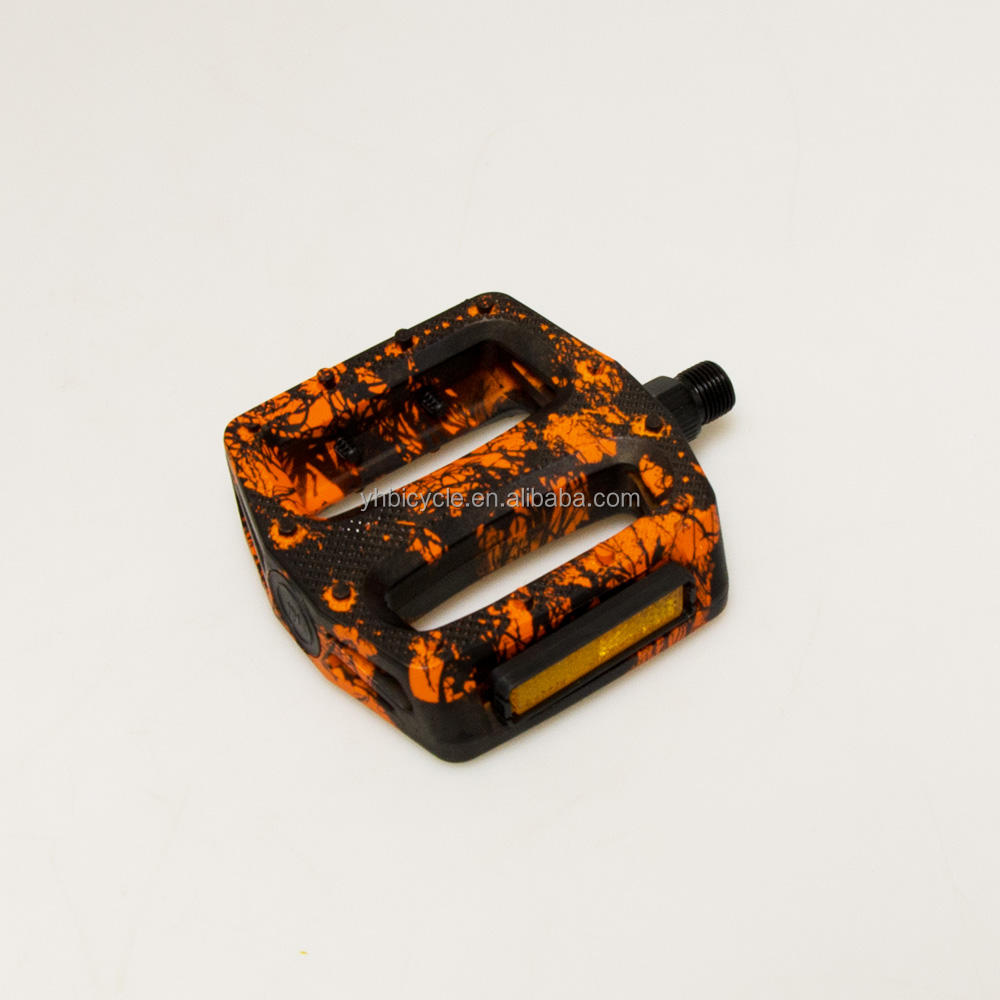 Éclaboussures orange