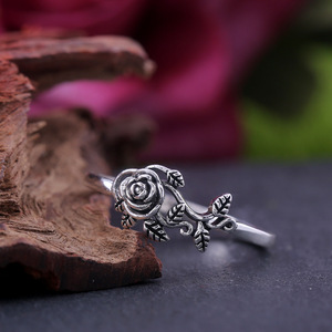 Anello Vintage in Argento con Rosa per Donne, Stile Europeo, Gioiello da Dito Elettroplaccato, Regalo di Fidanzamento - Product Image 4