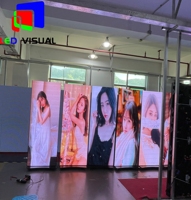 LED VISUAL P2.5mm 640*1920 Tamaño del Gabinete Suelo de pie Led Póster Pantalla Wifi Control Interior Móvil Póster LED a todo color