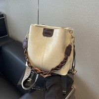 Bolso Tipo Cubo de Material Premium, Lujoso y Duradero, Diseño Emmerzak, Ligero, Transpirable y Único