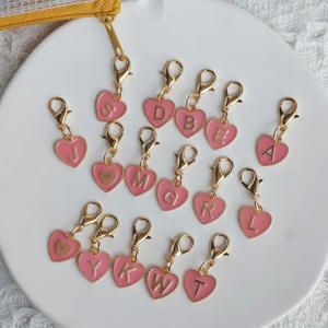 Letras alfabeto dupla face rosa coração Keychain amor gota óleo liga acessórios pingente com fecho lagosta - Product Image 4