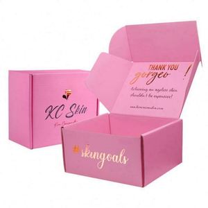 Caja de Regalo de Cartón Corrugado Impresa Personalizada para Ropa, Embalaje de Prendas, con Relieve, Recubrimiento UV, Laminación Mate, Diseño Reciclable - Product Image 4