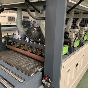 <span class=keywords><strong>Machine</strong></span> automatique <span class=keywords><strong>de</strong></span> polissage du bois <span class=keywords><strong>machine</strong></span> <span class=keywords><strong>de</strong></span> brosse <span class=keywords><strong>de</strong></span> disque <span class=keywords><strong>de</strong></span> panneau <span class=keywords><strong>de</strong></span> porte <span class=keywords><strong>enduit</strong></span> <span class=keywords><strong>de</strong></span> base utilisée pour les industries <span class=keywords><strong>de</strong></span> détail d'usine <span class=keywords><strong>de</strong></span> fabrication - Product Image 3