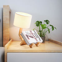 Lampe de table robot en bois moderne et créative pour l'étude des enfants, base d'ampoule E26, alimentation CA, décoration de chevet