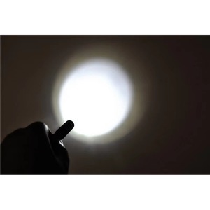 Linterna de Aluminio con 7 Tamaños de Luz LED, Luz Alta, Portátil y de Mano - Product Image 1