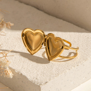 Cadeaux de la Saint-Valentin 2025, bague avec médaillon en forme de cœur, boîte à photos, bague ouverte, plaquée or 18 carats, en acier inoxydable, <span class=keywords><strong>bijoux</strong></span> tendance pour femmes - Product Image 1