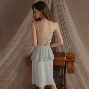 Nuova Moda Femminile: Camicia <span class=keywords><strong>da</strong></span> <span class=keywords><strong>Notte</strong></span> <span class=keywords><strong>in</strong></span> Raso di <span class=keywords><strong>Seta</strong></span> di Alta Qualità con Decorazione a Catena di Perle, Modello P4662 - Product Image 2