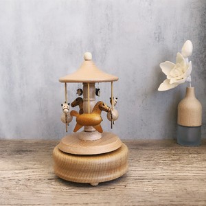 Boîte à musique en bois élégante avec design de carrousel de château de train de Noël <span class=keywords><strong>dans</strong></span> le ciel, cadeau d'anniversaire pour petit ami petite amie - Product Image 3