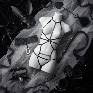 Ensemble SM : Menottes en cuir, Bâillon d'entraînement, Pinces à tétons, Jouets sexuels pour adultes, Ceinture de lit, Fouet, Collier, Masque, Équipement de bondage pour couple et femme - Product Image 3