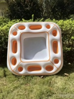 Table de jeu flottante gonflable en PVC avec porte-gobelets et compartiments de rangement, fonctionnant comme un bar aquatique, radeau flottant idéal pour les jeux de cartes