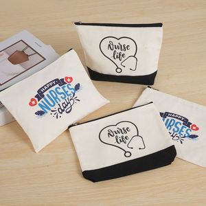 กระเป๋าผ้าแคนวาสพิมพ์โลโก้ตามสั่ง สำหรับใส่เครื่องสำอางหรืออุปกรณ์เครื่องเขียน เหมาะสำหรับแจกเป็นของขวัญส่งเสริมการขายสำหรับธุรกิจ - Product Image 1