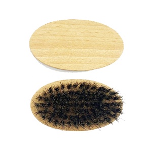 Spazzola per Barba da Uomo a Marchio Privato, Forma Ovale, Setole di Cinghiale Ecologiche, Manico in Legno di Bambù 11cm - Product Image 5